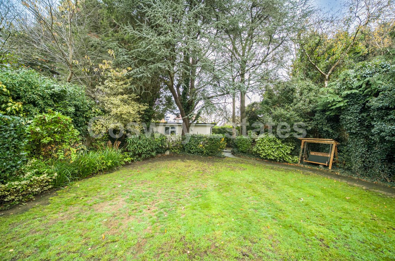 Hendon Wood Lane, Mill Hill, NW7, London